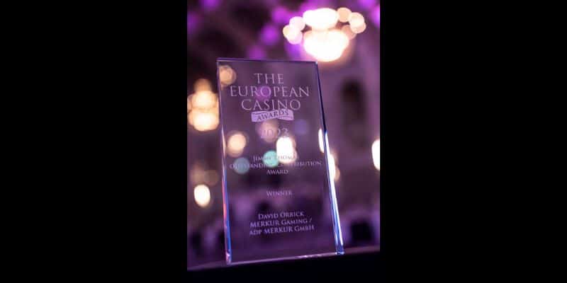 David Orrick von Merkur Gaming gewinnt European Casino Awards 2023.