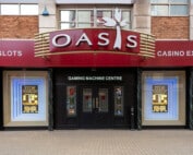 merkur casino uk steigt bei oasis retail services ein